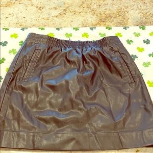 Women’s LOFT leather skirt S